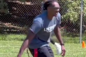 不愧传球大师改打腰旗橄榄球的隆多有望代表美国参加奥运会！