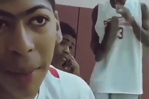 这可能是最强追星了吧！年轻的浓眉：未来希望和詹姆斯联手！