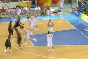 真闪电啊！韦德飞身抢断一条龙暴扣仅用时3秒，太TM快了！