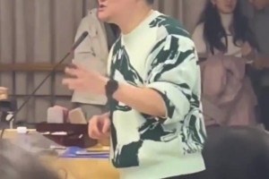 贺炜回应：曼联解决C罗这个问题，正式进入滕哈赫时代