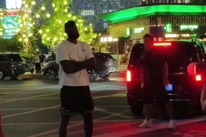 詹姆斯成都双子塔打卡 后出发机场结束中国行！