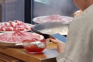 篮球职业运动员一顿火锅吃这样算多吗？