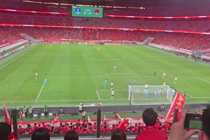 向余望错失良机后球迷：哎呦,我X！MLGB