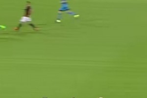 欧冠经典进球！弗洛伦齐：最难忘对阵巴萨的中圈吊射！