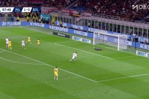 立柱太抢戏！里奇起脚远射再次命中远端立柱