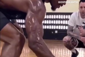 这手感可以啊！杰伦-布朗三分训练12连中！