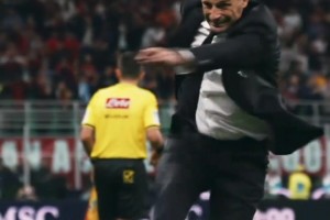 高级黑？甲亢哥此前：梅西世界杯靠躺冠，C罗也有奥运冠军！