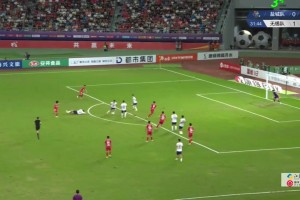 攻防激烈！苏超无锡球员舍身堵枪眼，盐城球员勺子吊射险破门