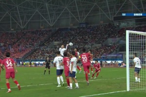 VAR起效！苏超无锡队角球破门先被吹越位，后经VAR改判得分