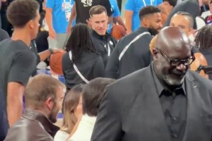 悠闲自在！梅西一家看台观众阿根廷友谊赛