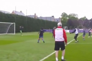 孙兴慜获2025亚洲金球奖！李刚仁C罗分居二三！