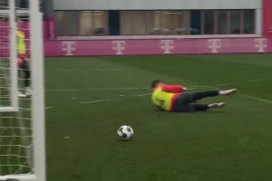 会怀念曾经无所不能的自己吗？C罗任意球主罚前默默给自己鼓劲！